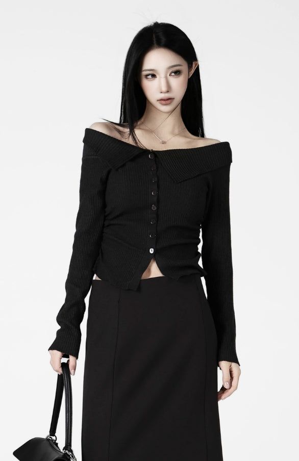 EEUN（イウン）の「Lotus Off-Shipping Button Tee（Tops）」