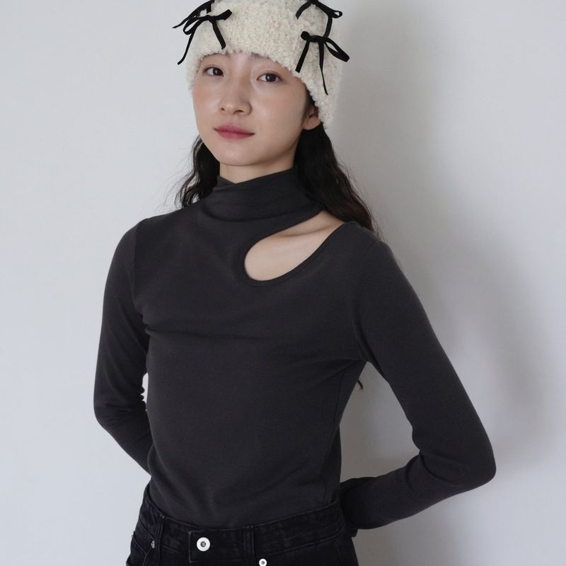 shoulder cut out tops