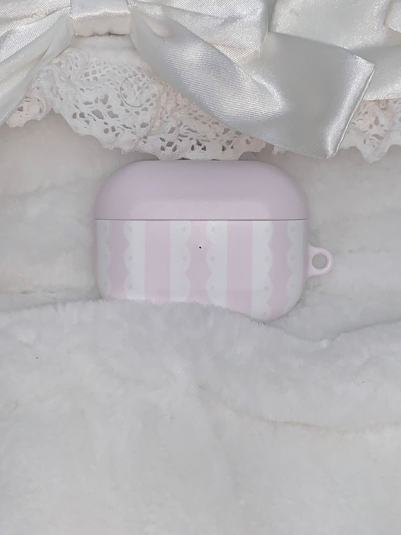 heart lace airpods/buds case