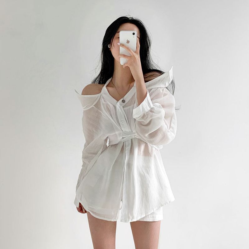 BEIDELLI(ベイデリー)の「Pure Halter Off Shoulder Blouse + Shorts(Setup)」