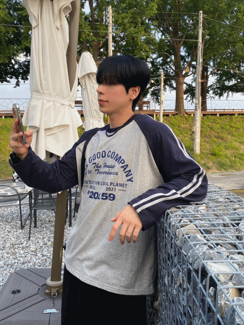 UNAIDUN（アネイダン）の「トラックラグランレタリングロングスリーブ（トップス）」