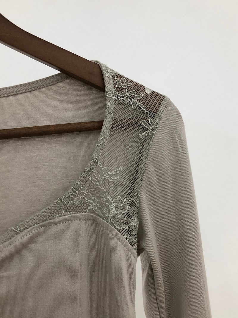 Lace Curve Slim Top