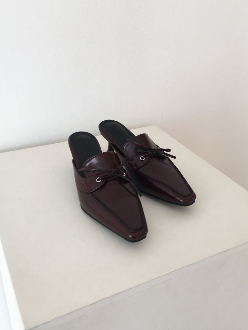 Ribbon stiletto mule