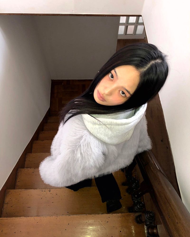 Hoa Color-block Hooded Zip-up Fur Jacket