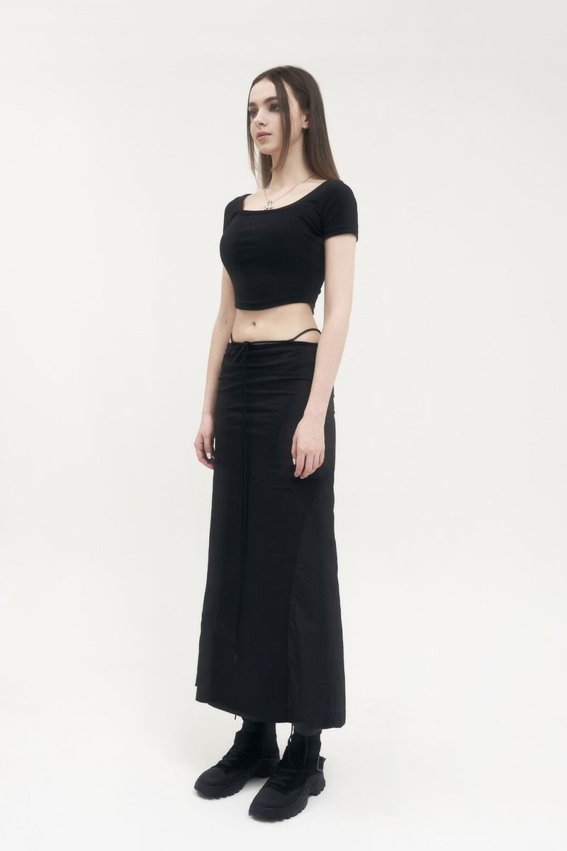  [Seow] Croped logo T-shirts, black