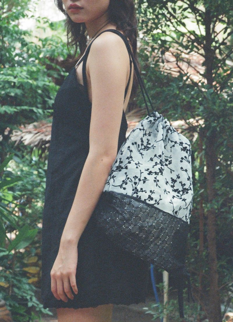  Lace Drawstring Bag - Flower