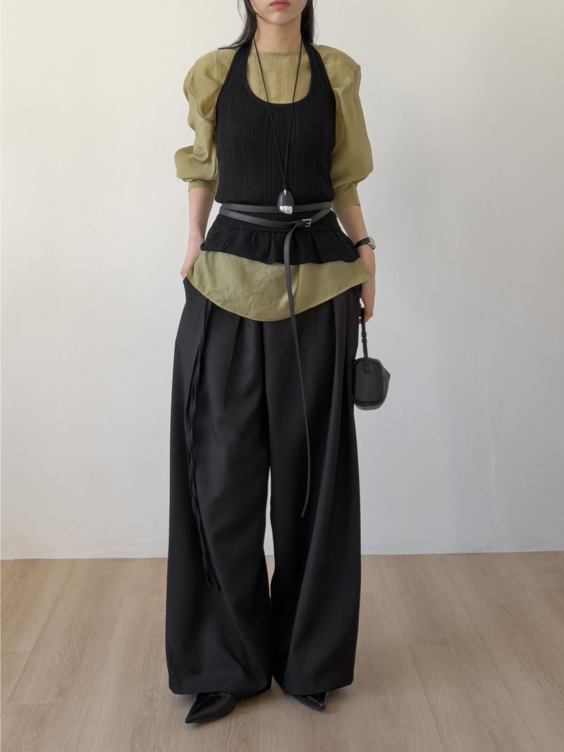 Frill halterneck knit bustier