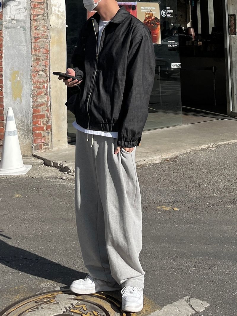 Side pintuck sweatpants