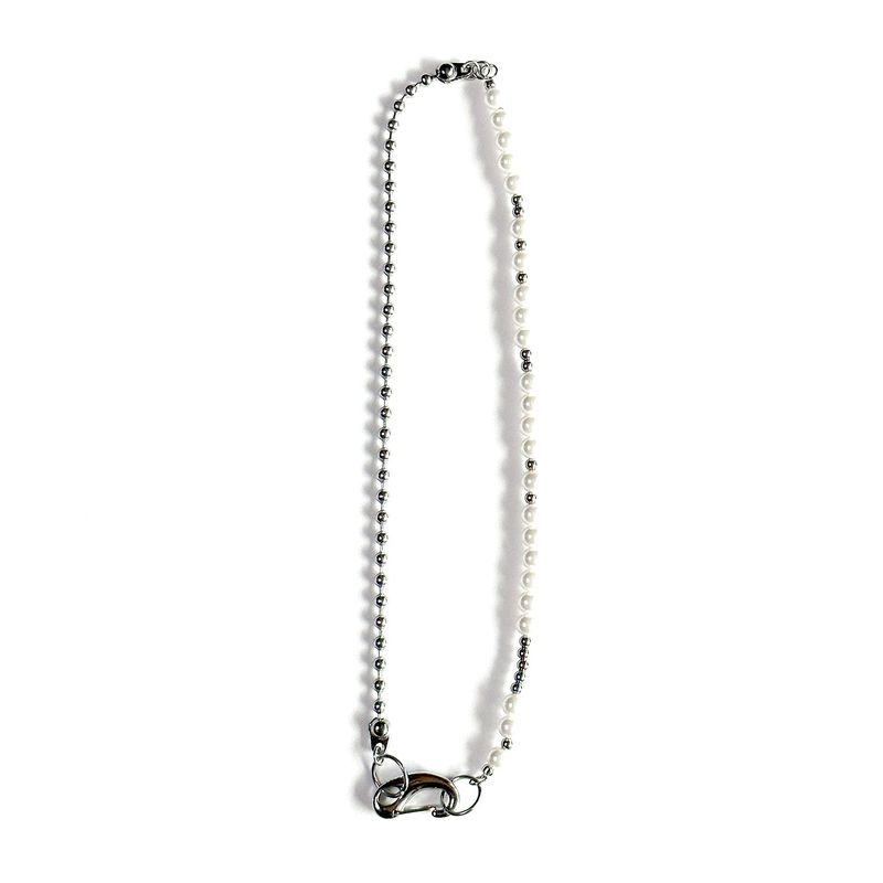 equope(エクァウプ)の「halfway pearl necklace(Accessories)」