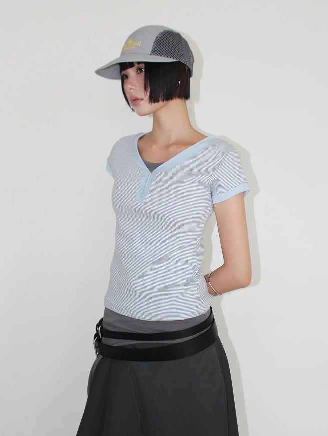 V-BUTTON STRIPE TEE