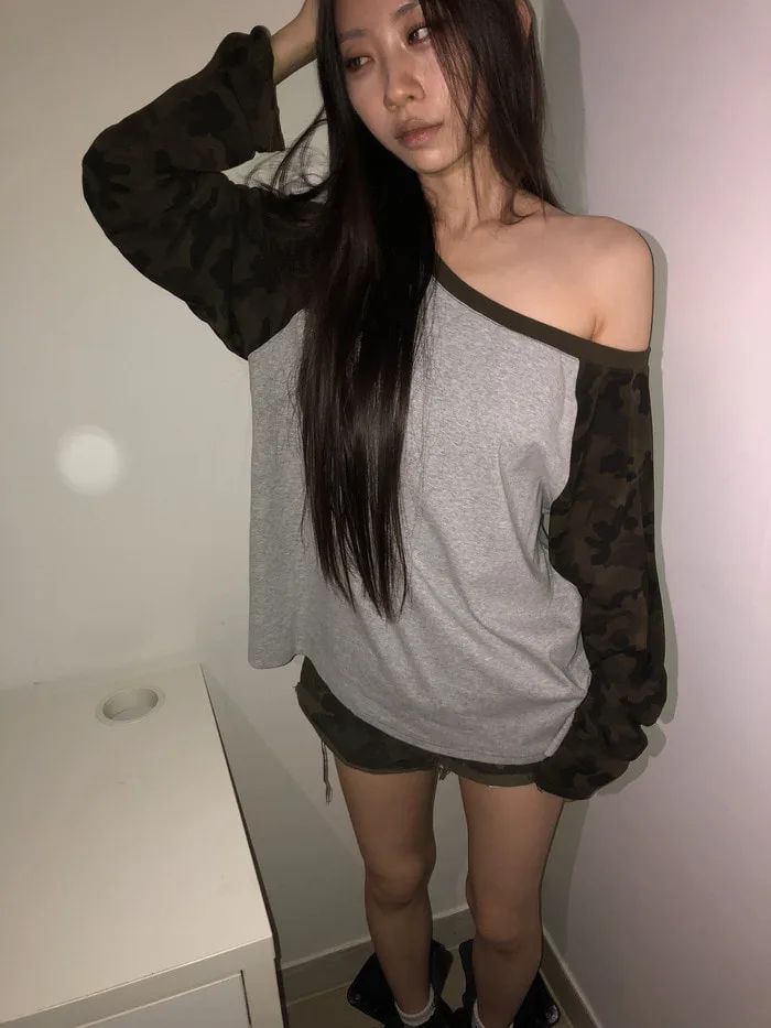 Shy Camo Raglan Tee