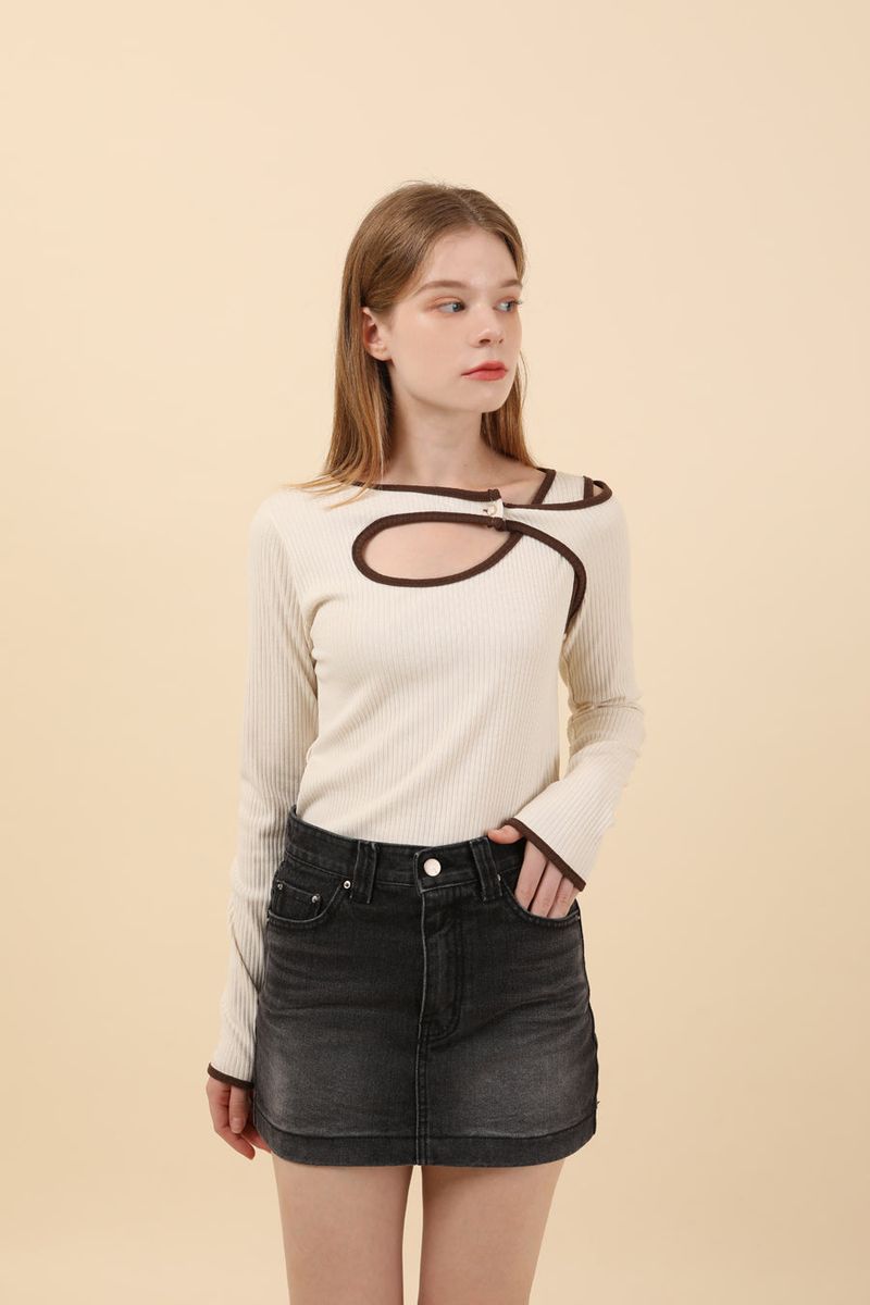 Line Contrast Slim T-shirt Beige