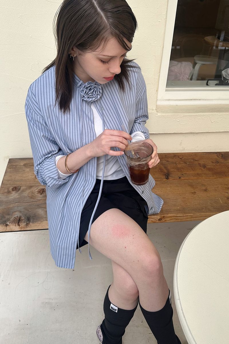 BROOCH STRIPE SHIRT_DUSTY BLUE