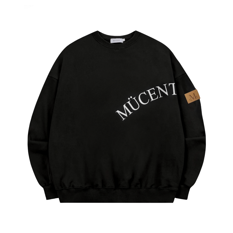 MUCENT（ムセント）の「レザーポイント シグネチャー ユニセックススウェット (2Color)（トップス）」