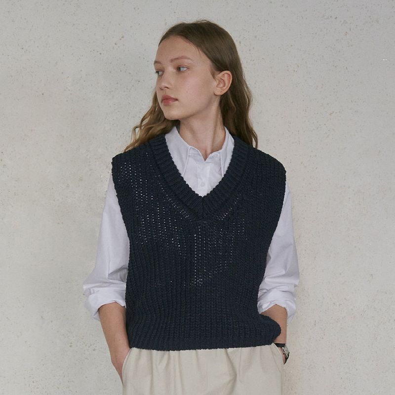 Organic v-neck vest