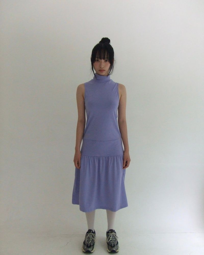 HIGH-NECK DRESS LAVENDER