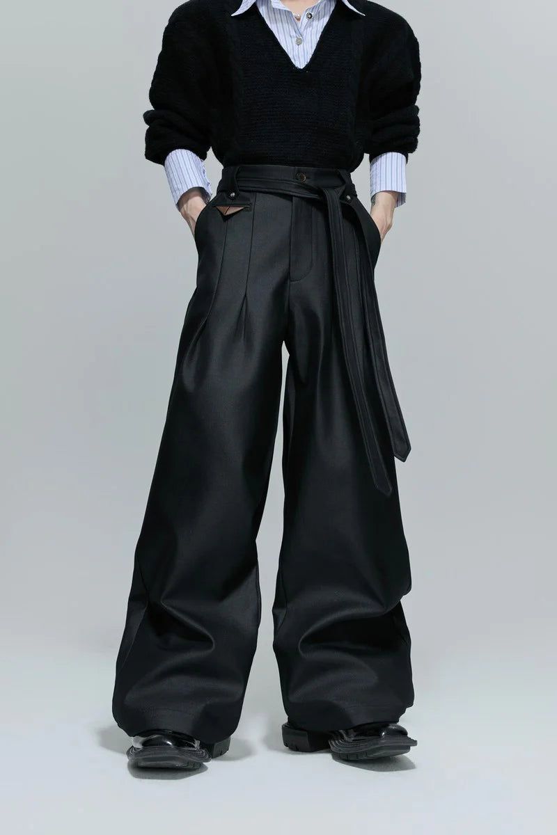 Argue Cultureの「Glossy Pleated Straight Leg Trousers(Pants)」