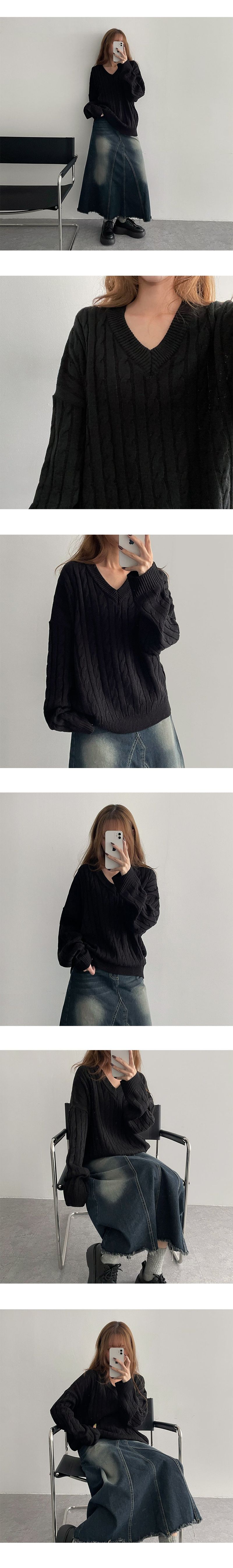 Wagen Twisted V-Neck Knitwear