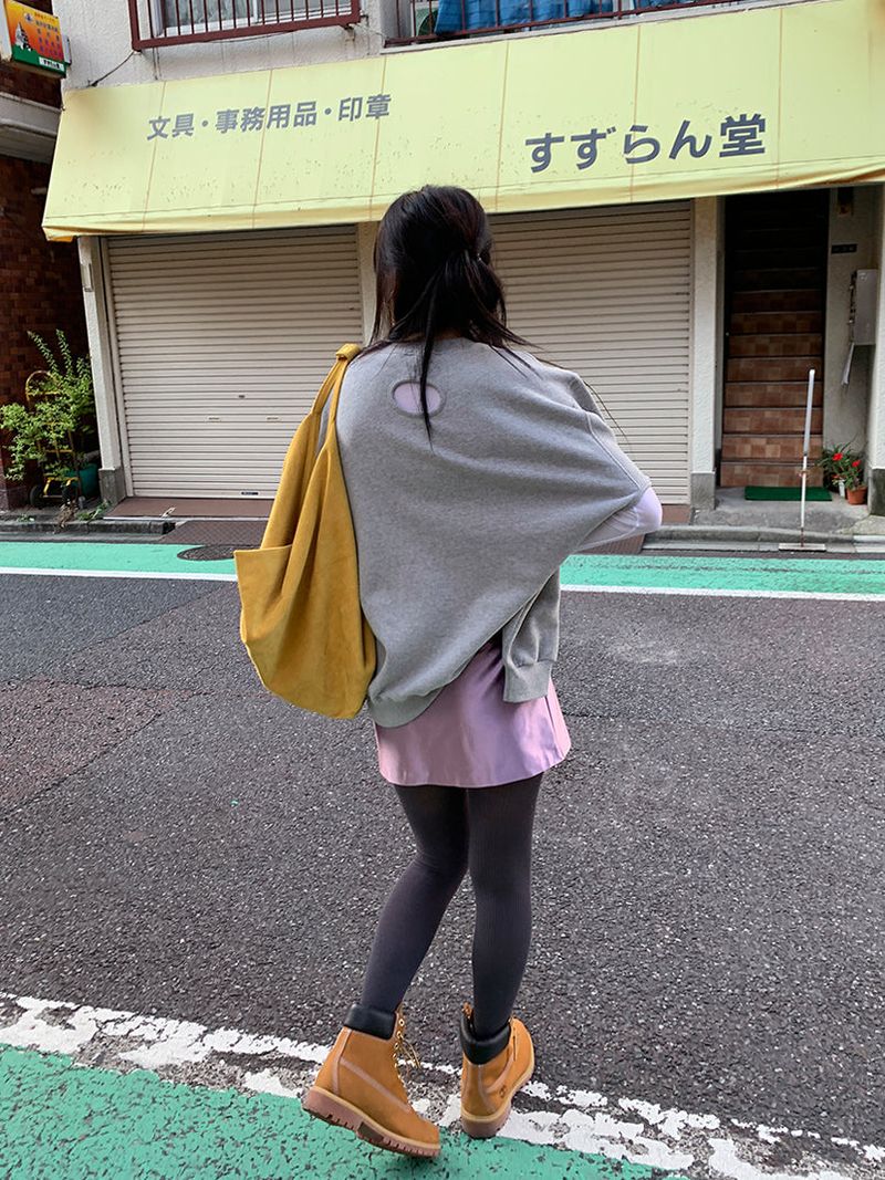 CIRCLE HOLE SWEAT SHIRT (3C)