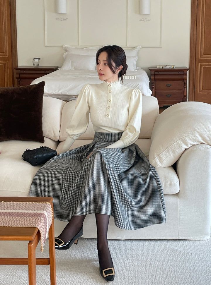 Levin Puff Pearl Button Frill Lace Turtleneck Knit