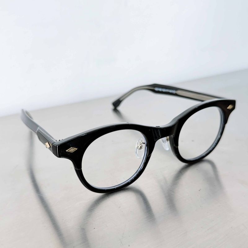 Obsidian Round Glasses