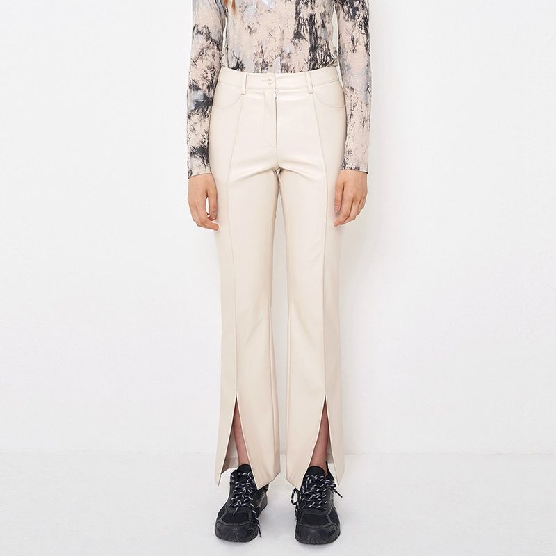 KIMZISU（キムジス）の「Faux-Leather Slit Trousers _ Ivory（Pants）」