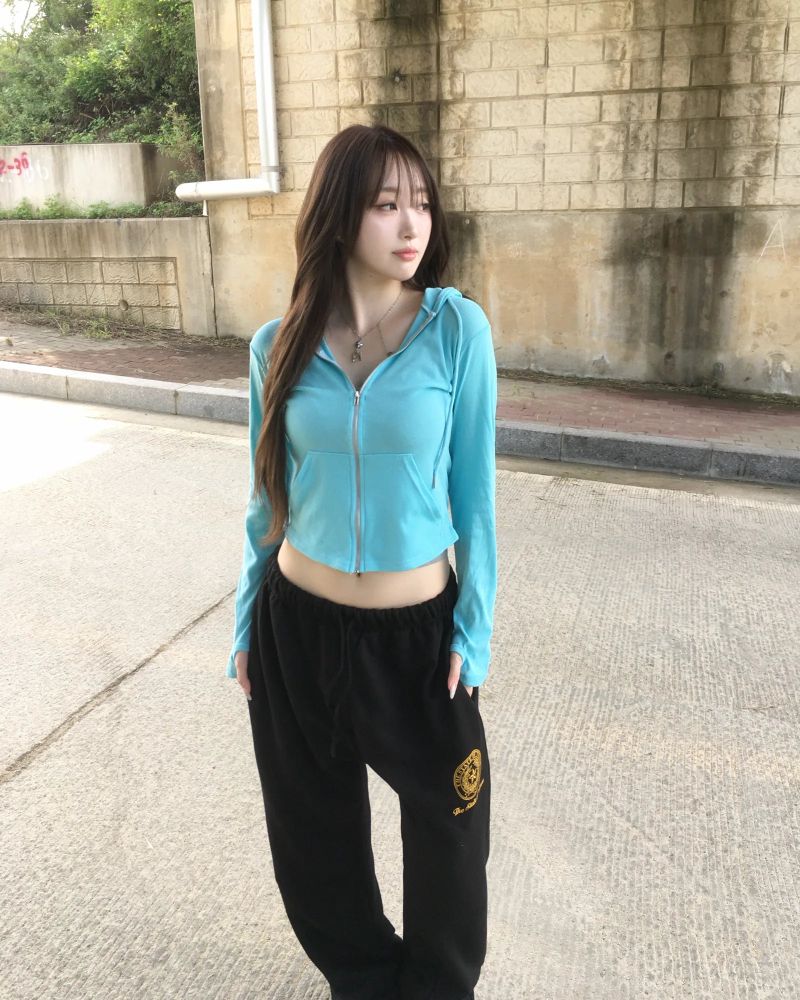 Warmer crop hood jumper