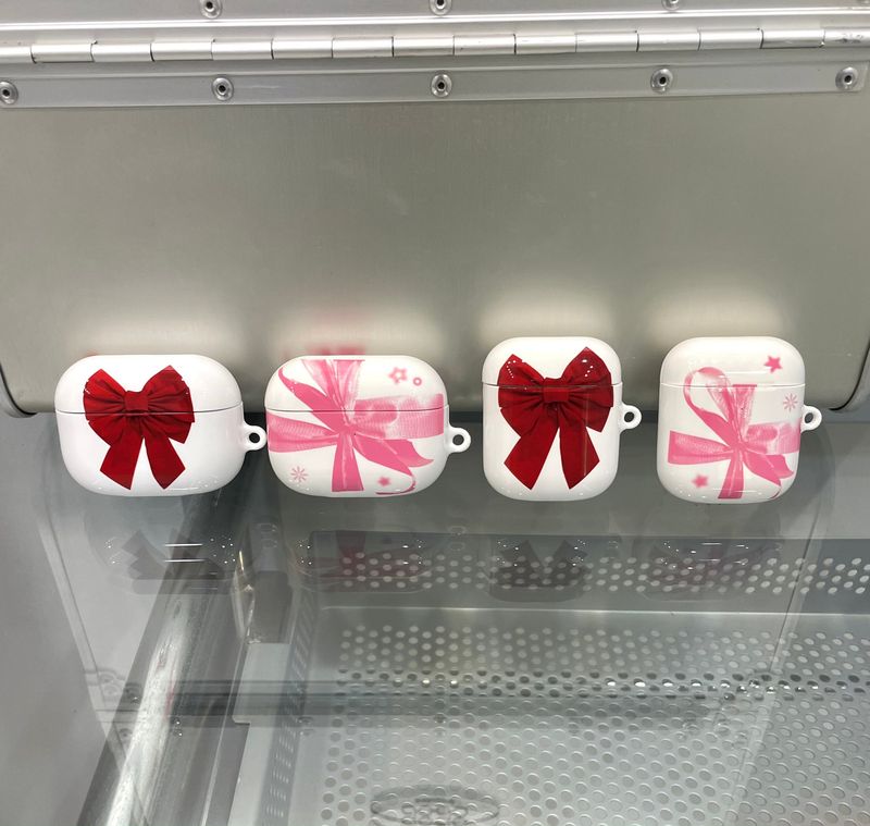 BENEE（ベニー）の「リボンケース（スマホグッズ/小物）」