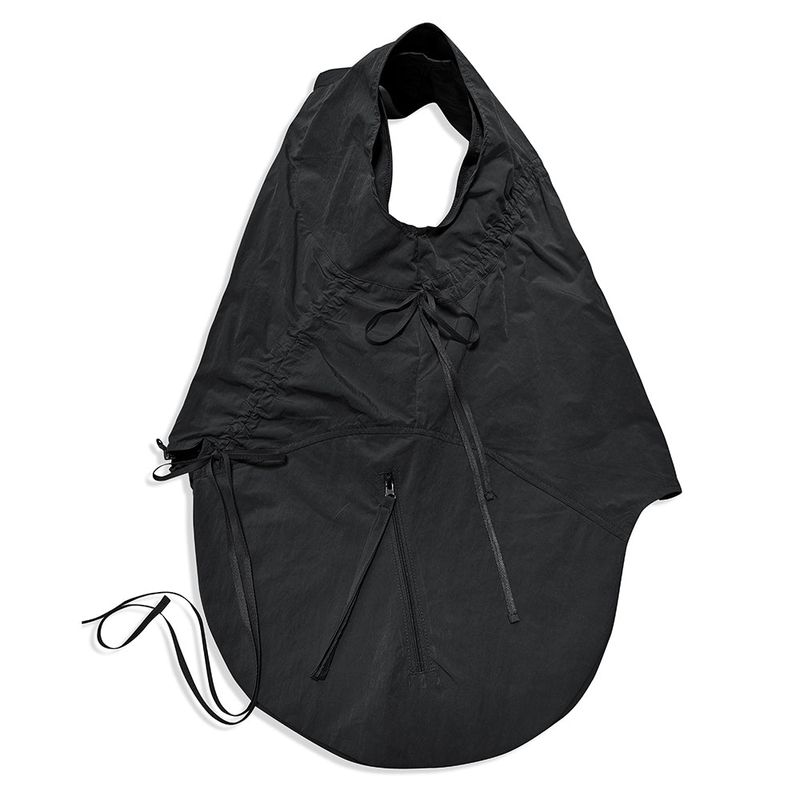 ROUND POCKET VEST . BLACK