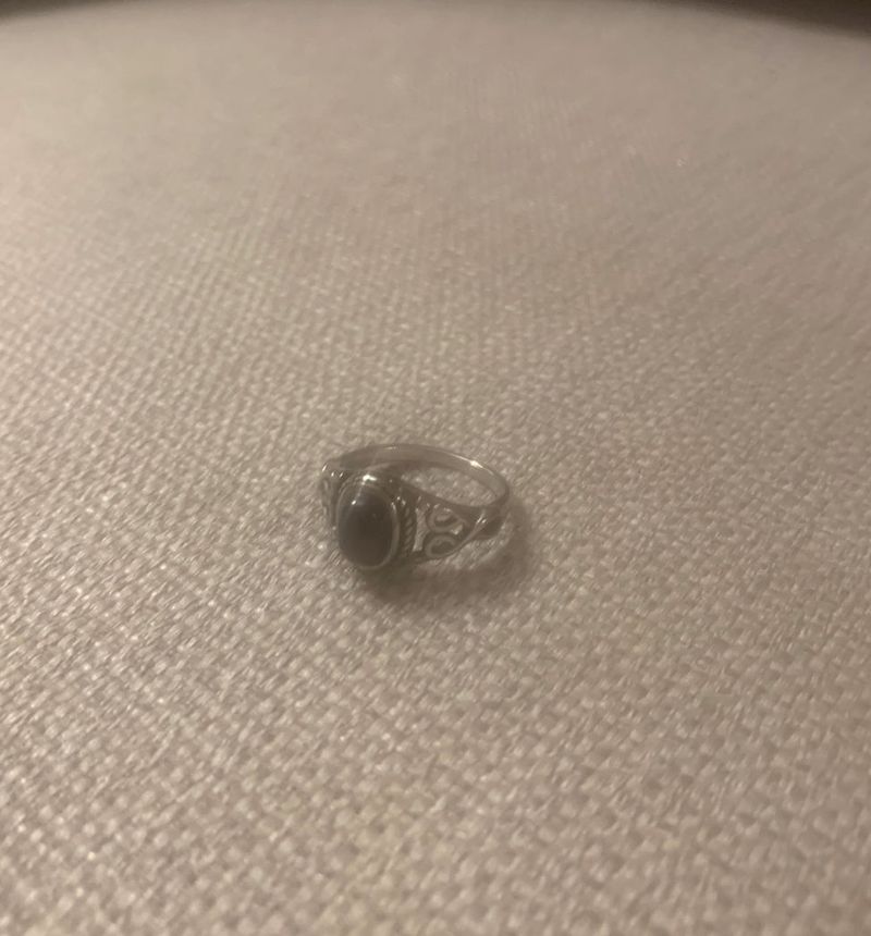 ルーマニアサージカルスチールヴィンテージリング