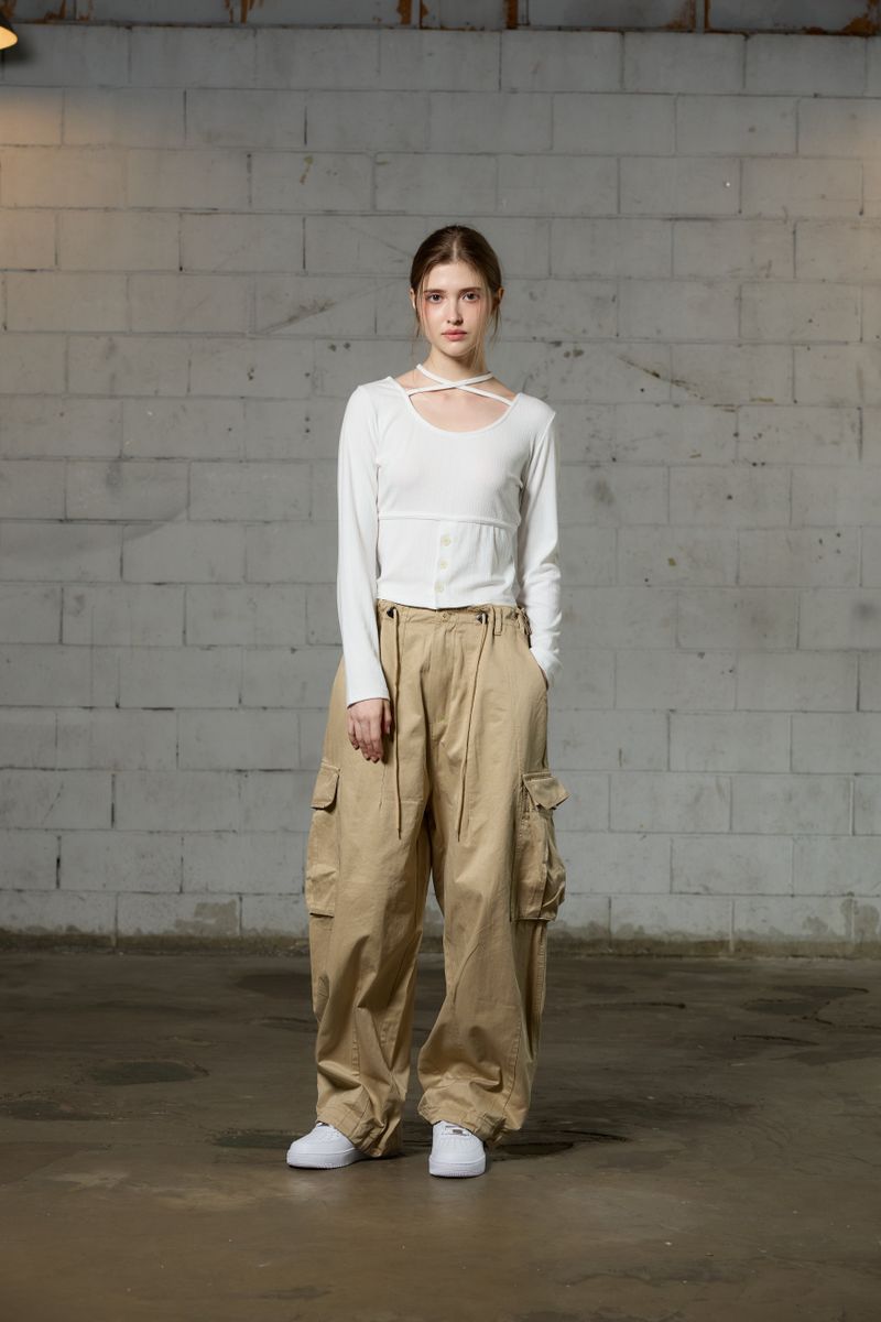 ARO WIDE CAGO PANTS / BIEGE