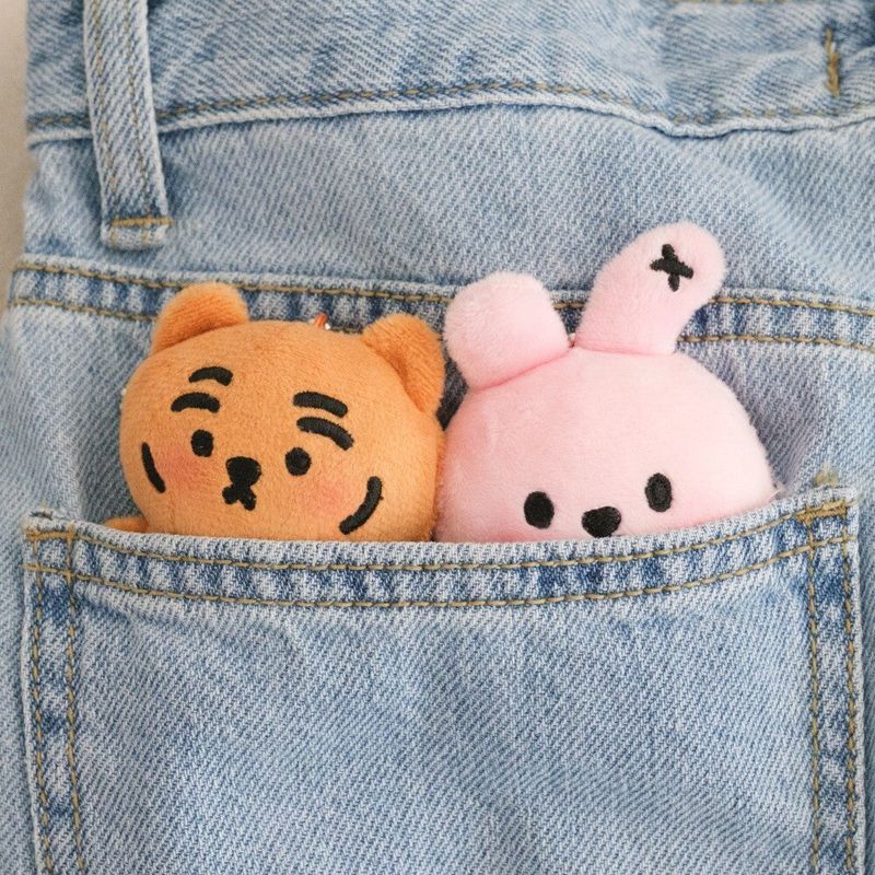 SHY FACE MINI DOLL KEYRING