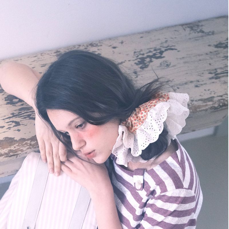 Lace scrunchie_strawberry