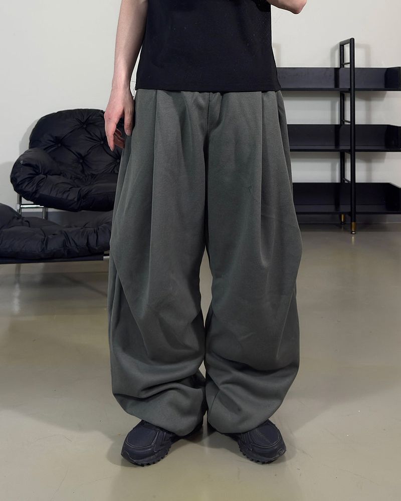 Roven Pintuck Curved Sweat Pants