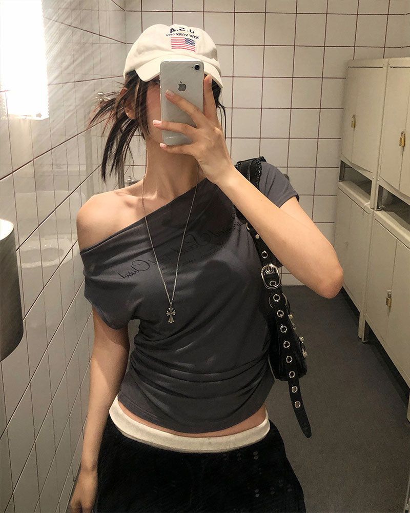 [ORIGINAL] Ellen Off-Shoulder T-shirt