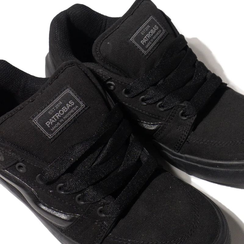 Patrobas Bulky All Black Sneakers
