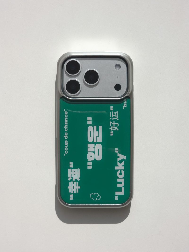 FLUFFY FLUFFY（フラフィー フラフィー）の「[MADE] ラッキーエポキシシルバーバンバーケース [iPhone/Galaxy]（スマホグッズ/小物）」