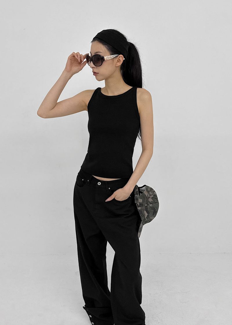 [MADE] Plio U-Neck Ribbed Sleeveless Top