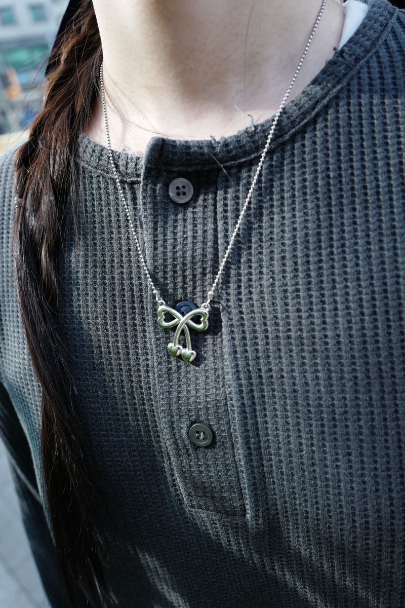 Ball chain] cherry ribbon necklace