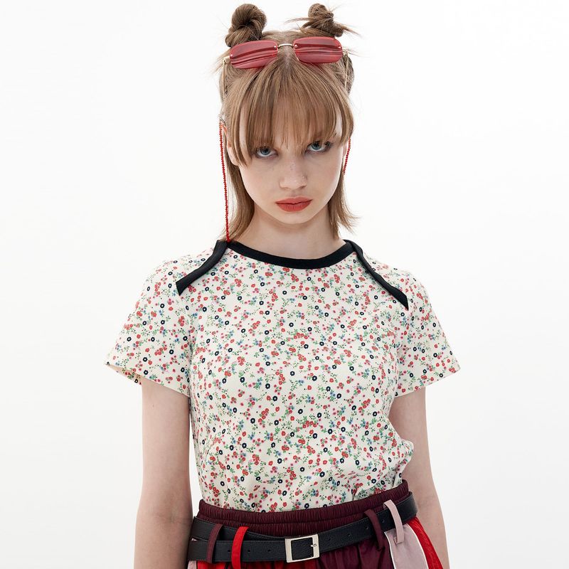 OTHER-worldly（アザーワールドリー）の「Flower Crop-T [Ivory_olive]（Tops）」