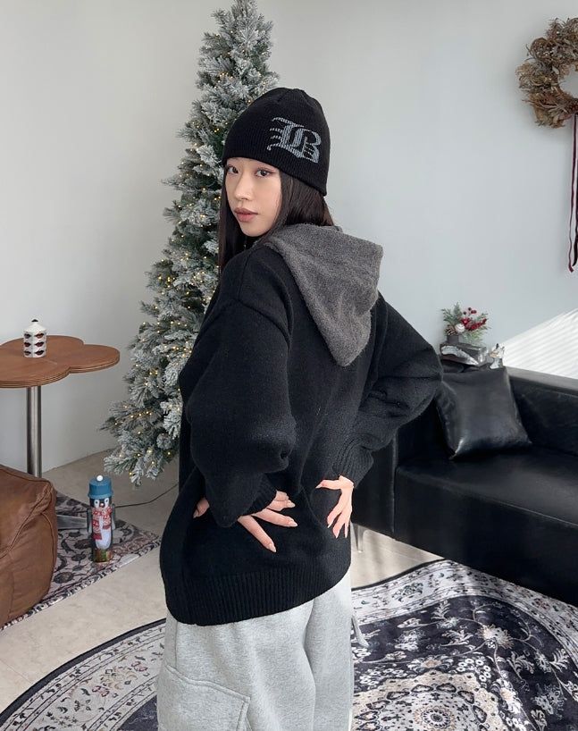 Radif color matching hood knit