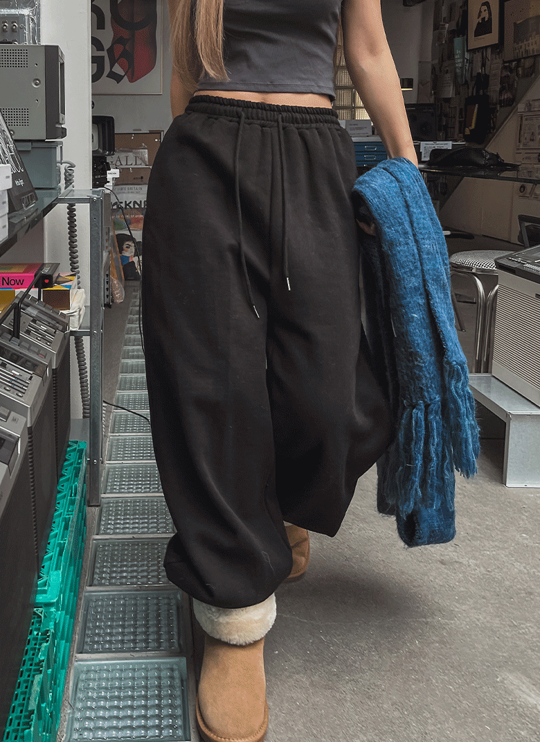 ULAN（ユレン）の「[ユランの冬企画] ワイドジョガートレーニングパンツ（Pants）」