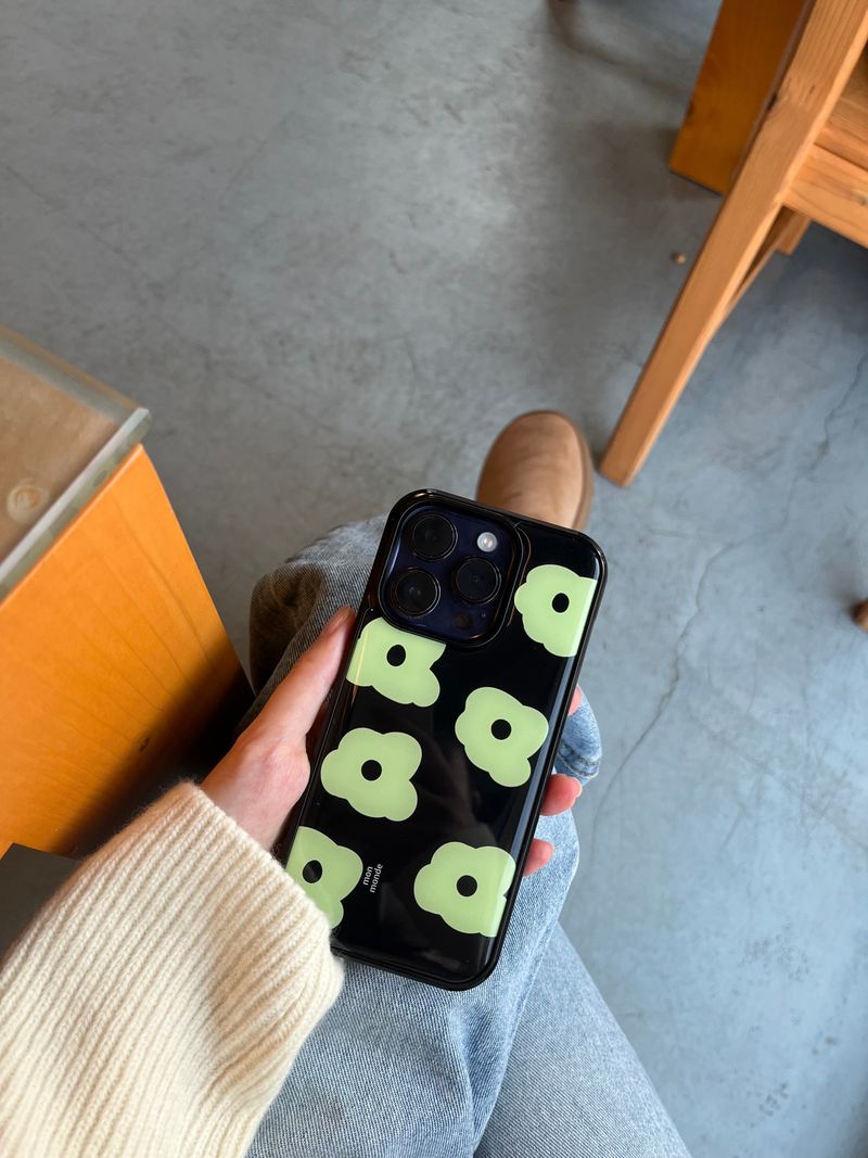 green flower phone case 