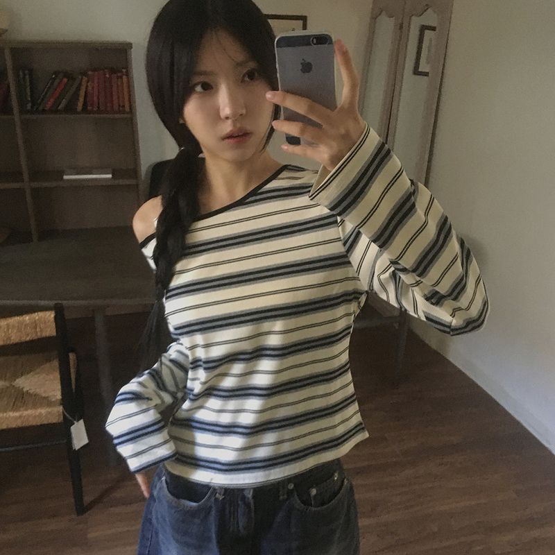 WONDER WONDER（ワンダーワンダー）の「ジロン ストライプ ワンオフショルダー アンバランスTシャツ（トップス）」