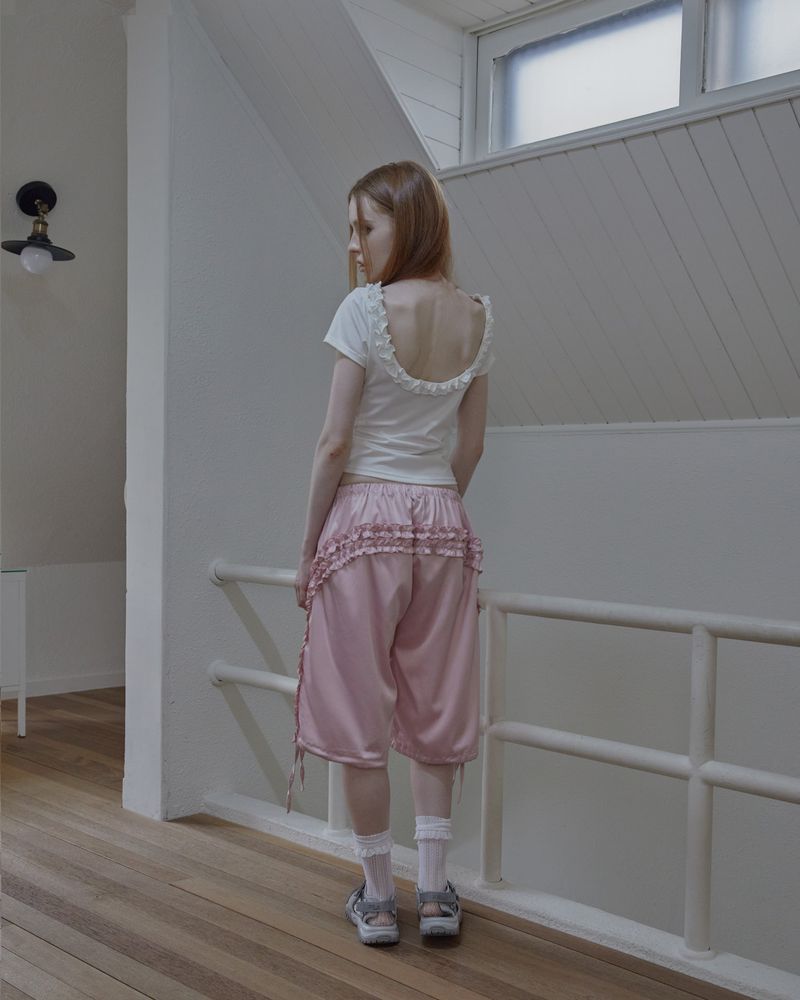 back open ruffle top / white