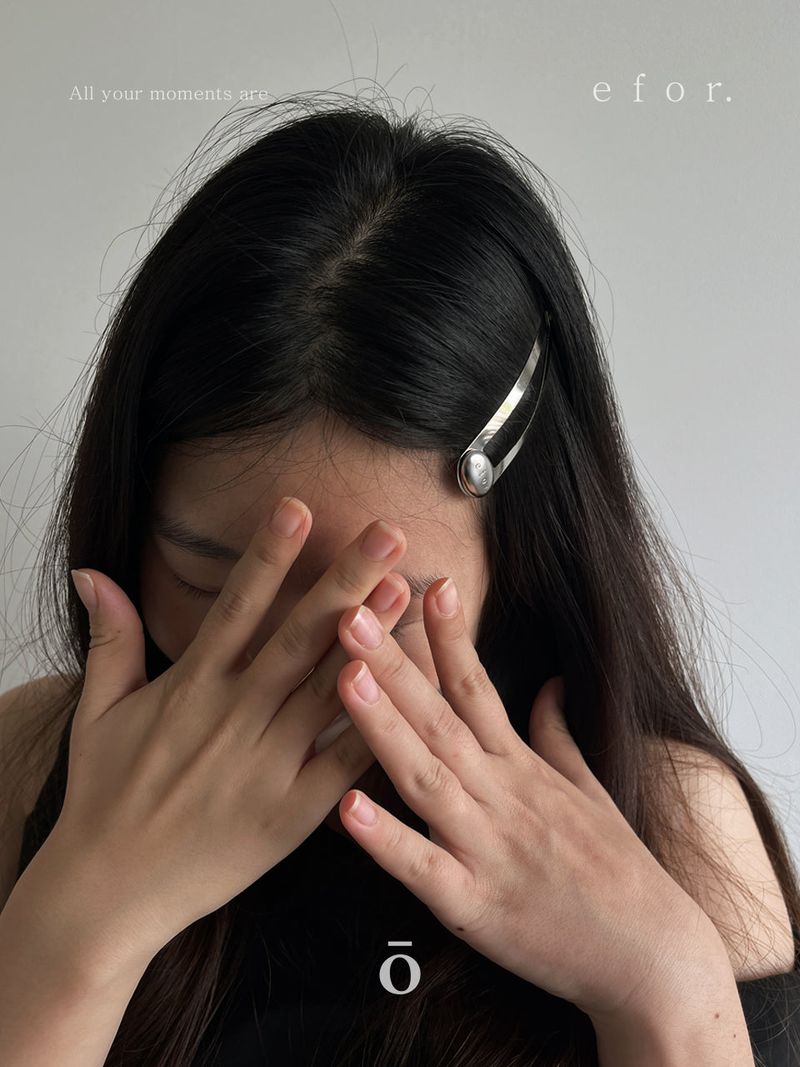 e f o r .（エフォール）の「ロゴボタン ヘアピン 8cm（ヘアアクセサリー）」