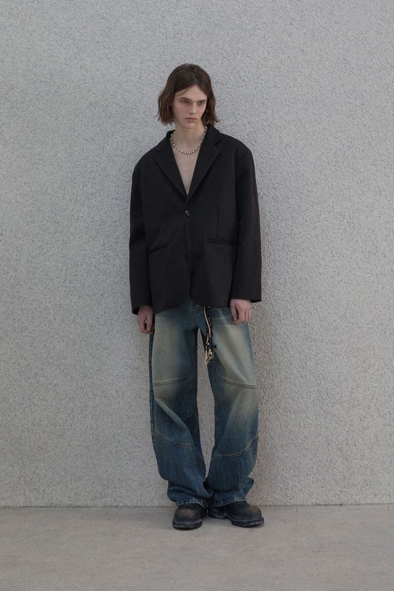 Curved double knee denim pants