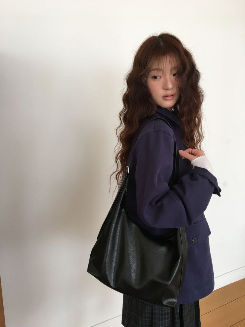 DUGGY(ダギー)の「Deville Leather Crossbody Bag (2color)(Bags)」