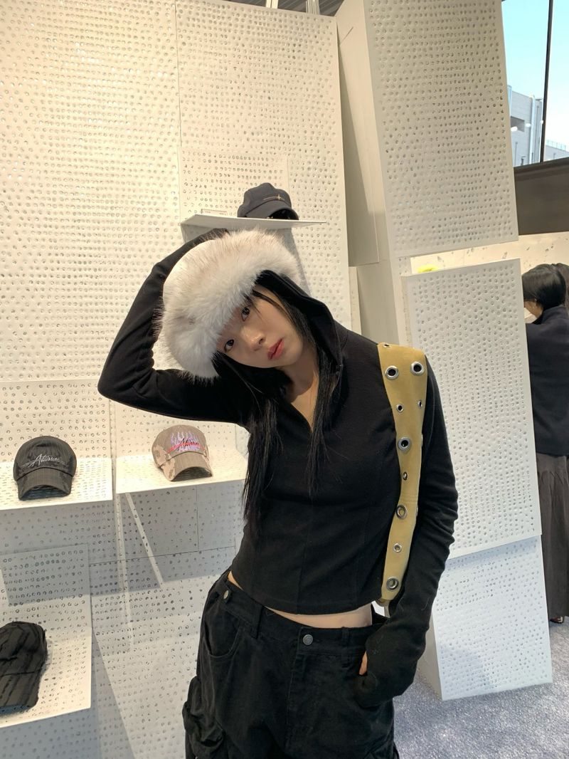  LINE HOOD HALF ZIP-UP