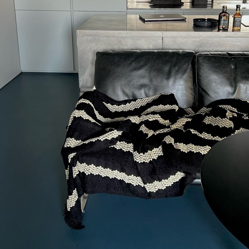 museonghwa（ムソンファ）の「black sorrow blanket (125x200cm)（Fashion Accessories）」